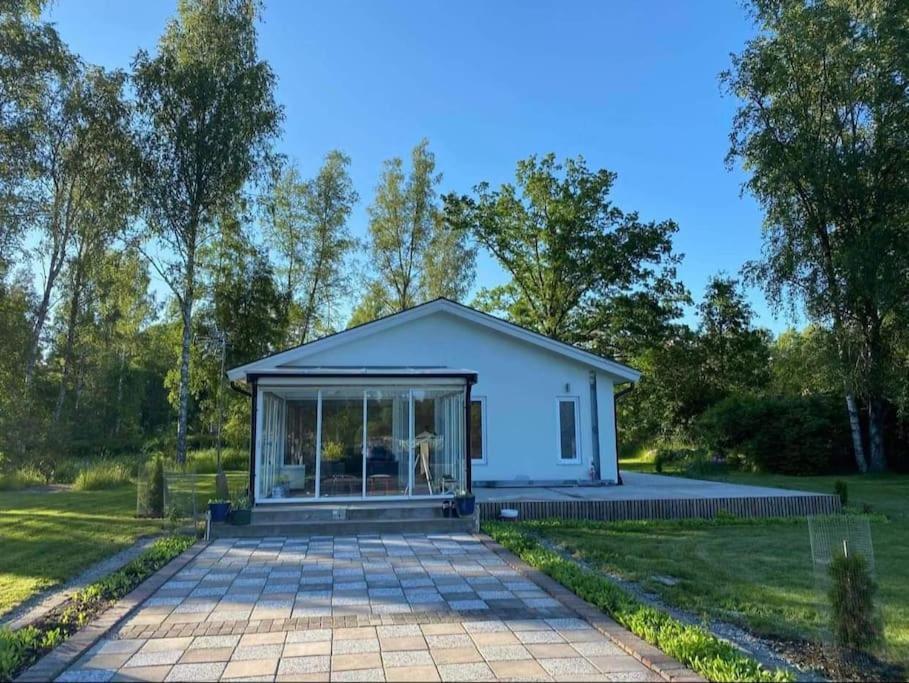 Trevlig Stuga Med Uteplats Rimbo Екстер'єр фото
